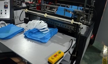 Τσάντα κιβωτίων ελέγχου PLC μη υφαμένη που κατασκευάζει τη μηχανή για την επαναχρησιμοποιήσιμη τσάντα λαβών