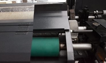 Ευφυής μηχανή εκτύπωσης 2 χρώματος Flexographic για μη υφαμένη PP την εκτύπωση υφάσματος